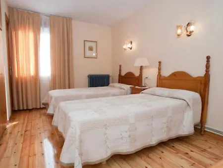 Llacs De Cardos Hotel