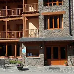 Llacs De Cardos Hotel Tavascan